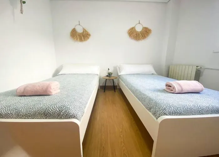 Apartamento Centrico Cerca De Las Estaciones Apartment *